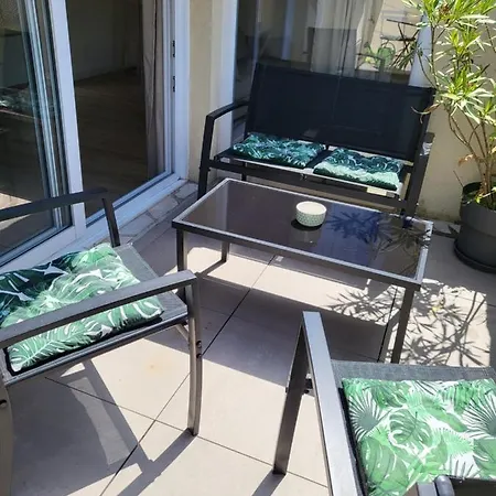 La Dolce Nimoise Terrasse 100 M Des Arenes *