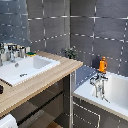 La Dolce Nimoise Terrasse 100 M Des Arenes * Ним